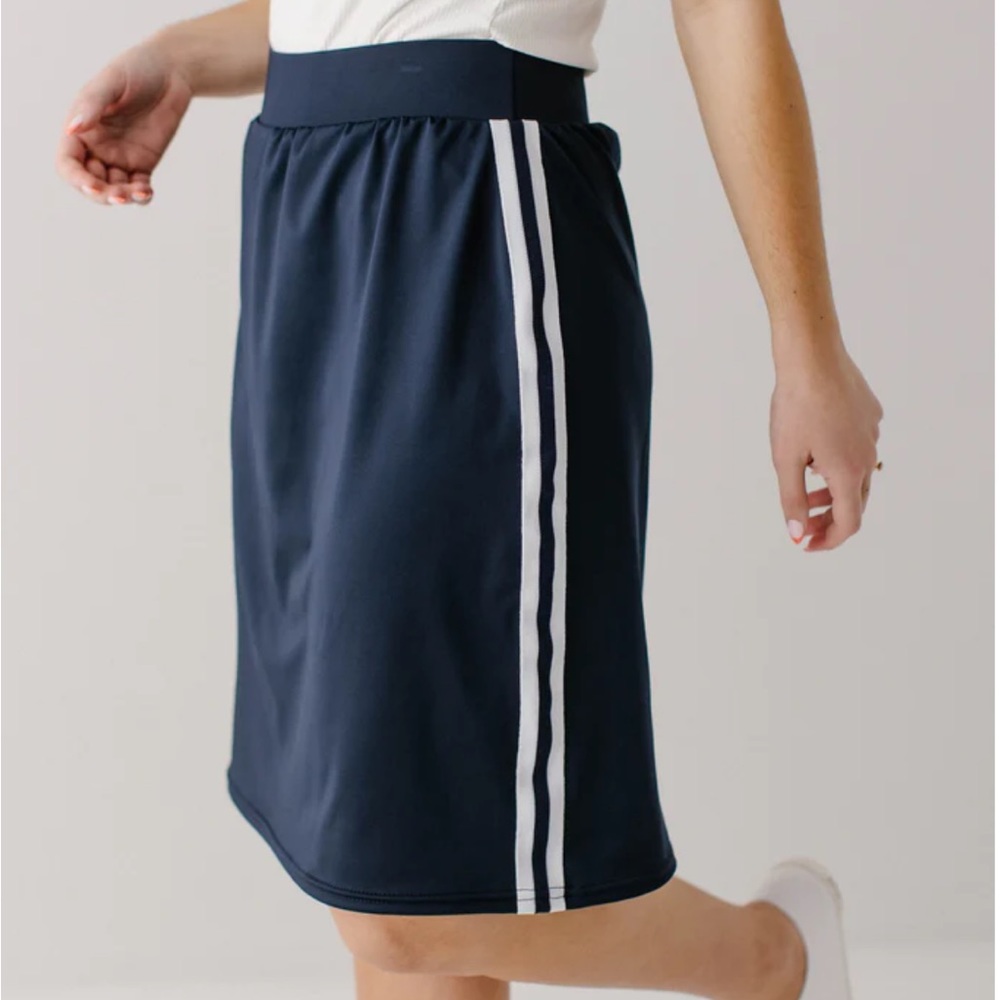 The Main Street Exchange Modest Athletic Knee Length Skort Size L